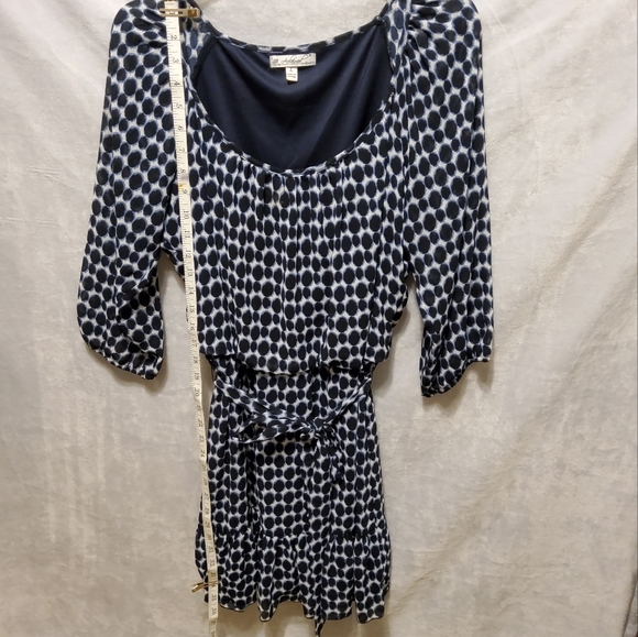 ACCLAIMED BLACK AND WHITE GEOMETRIC PRINT CIRCLE 3/4 SLEEVES SIZE L - Picture 3 of 7